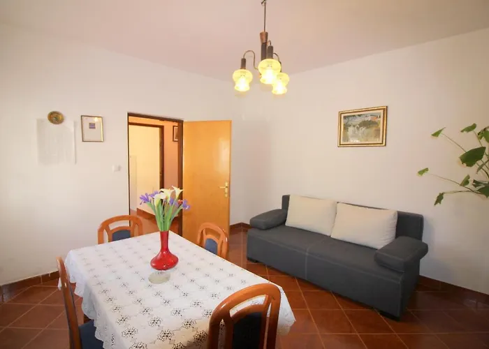 Apartman Liliana Near