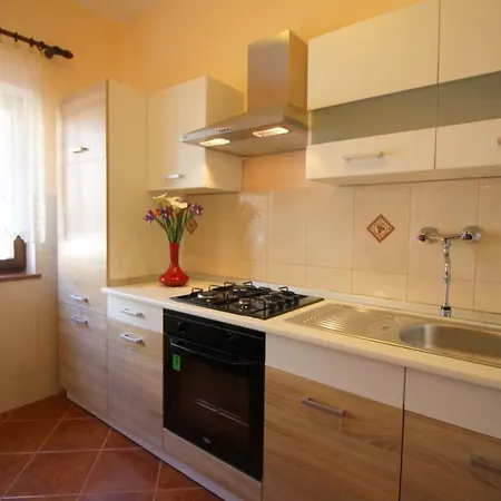 Liliana Near شقة بوريتش