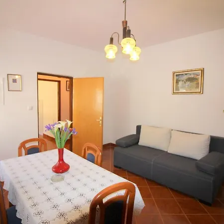 Apartament Liliana Near