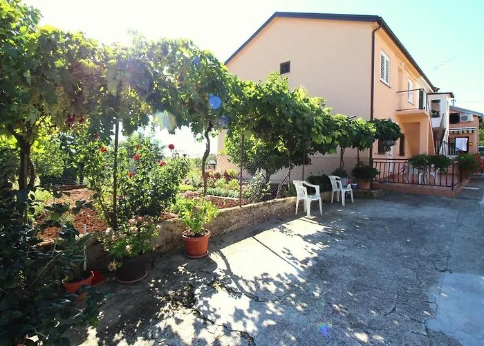Liliana Near Lejlighed