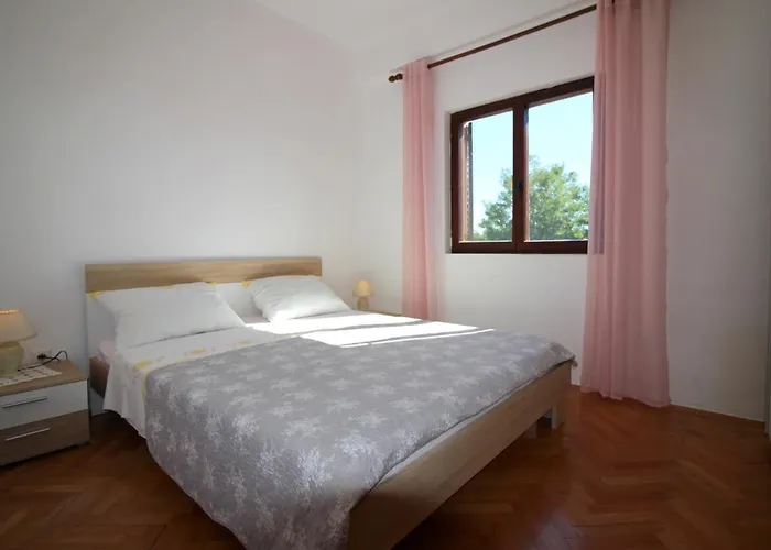 Liliana Near Lejlighed